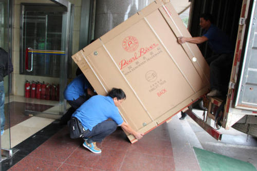 龙圩钢琴贵重工艺品无忧运